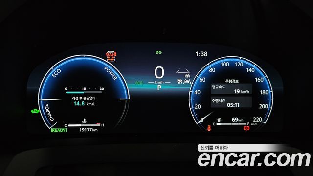 Toyota Alphard 2025 — photo 11