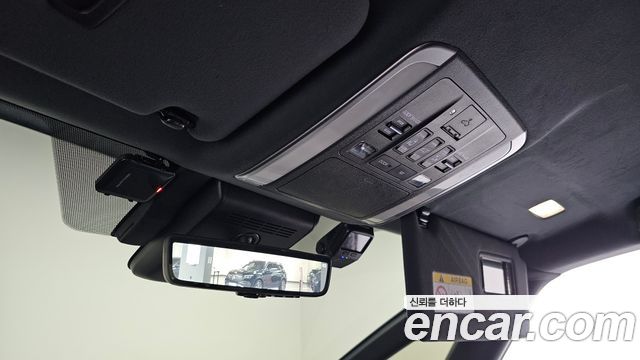 Toyota Alphard 2025 — photo 23