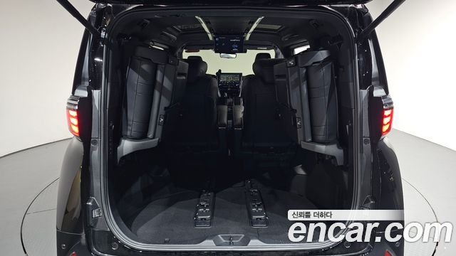 Toyota Alphard 2025 — photo 26