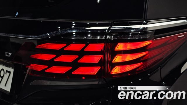 Toyota Alphard 2025 — photo 9