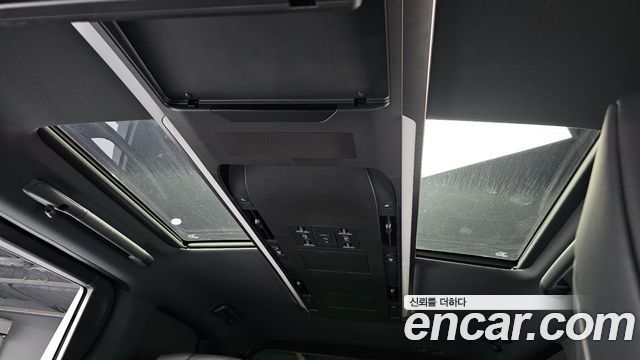 Toyota Alphard 2025 — photo 27
