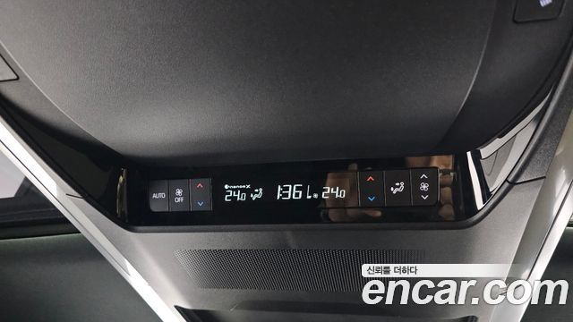Toyota Alphard 2025 — photo 31