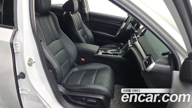 Honda Accord 2019 — photo 17