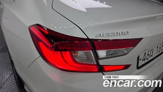 Honda Accord 2019 — photo 9