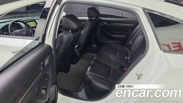 Honda Accord 2019 — photo 16
