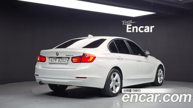 BMW 3-Series 2012 — photo 2