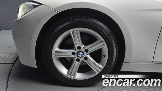 BMW 3-Series 2012 — photo 5