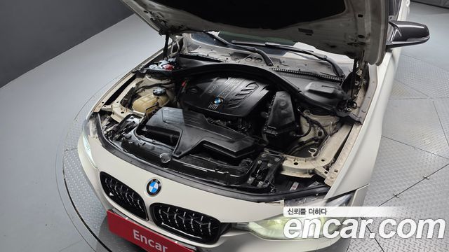 BMW 3-Series 2012 — photo 6