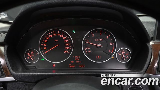 BMW 3-Series 2012 — photo 8