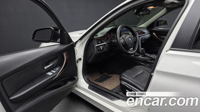 BMW 3-Series 2012 — photo 10