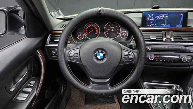 BMW 3-Series 2012 — photo 13