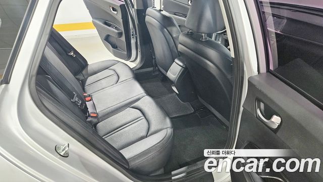 Kia K5 2016 — photo 14