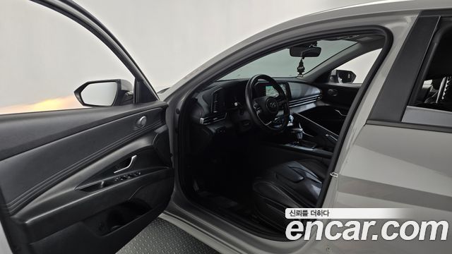 Hyundai AVANTE 2021 — photo 13