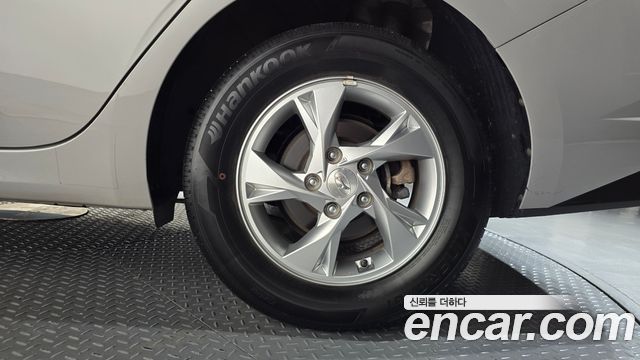 Hyundai AVANTE 2021 — photo 7