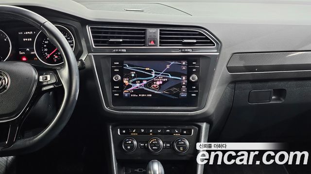 Volkswagen Tiguan 2020 — photo 16