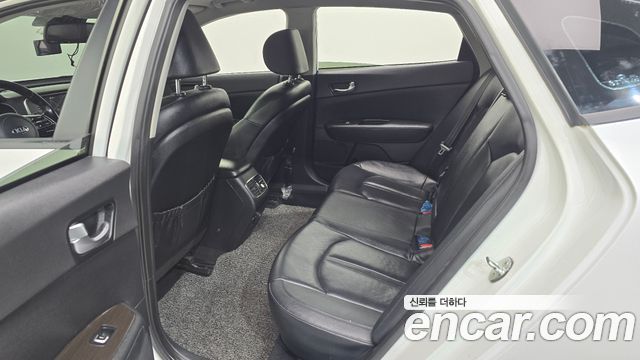 Kia K5 2019 — photo 17