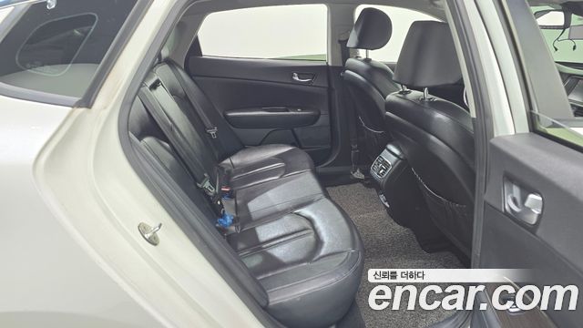 Kia K5 2019 — photo 26