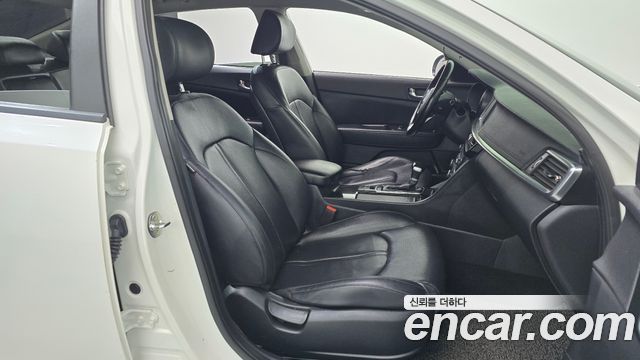 Kia K5 2019 — photo 16