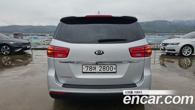 Kia Canival 2019 — photo 2