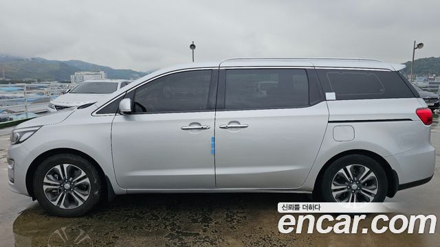 Kia Canival 2019 — photo 3