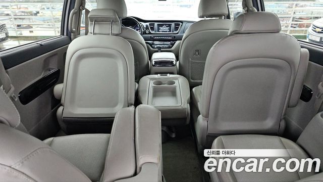 Kia Canival 2019 — photo 5