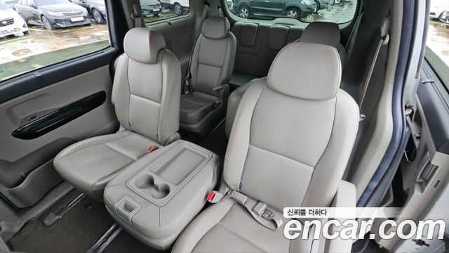 Kia Canival 2019 — photo 8