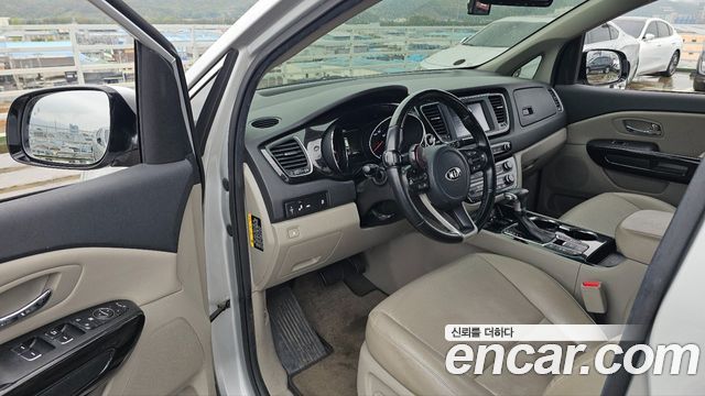 Kia Canival 2019 — photo 9