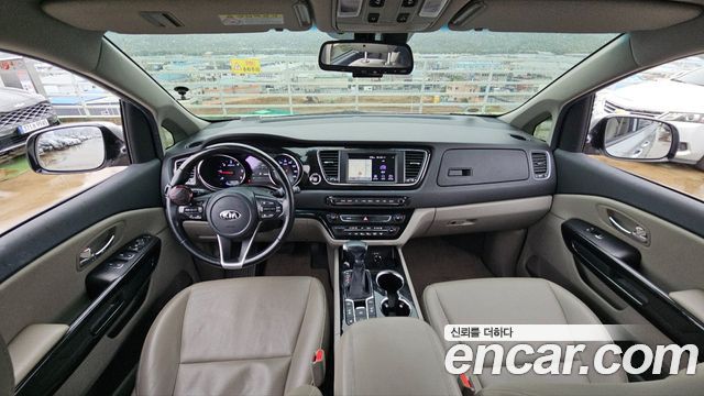 Kia Canival 2019 — photo 12
