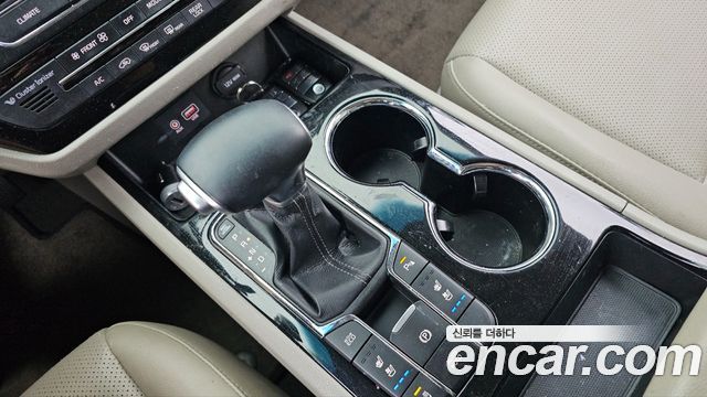 Kia Canival 2019 — photo 17