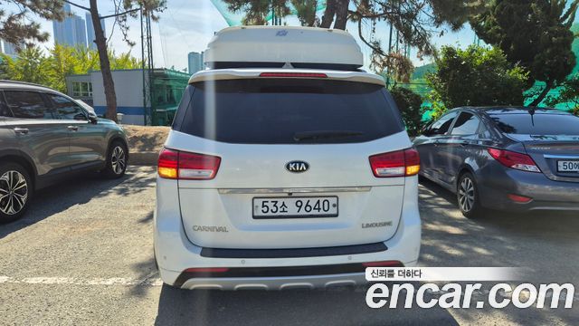 Kia Canival 2018 — photo 3