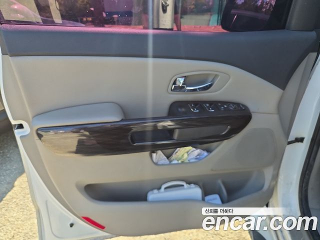 Kia Canival 2018 — photo 18