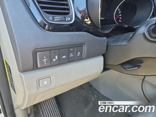 Kia Canival 2018 — photo 19