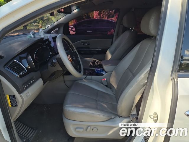 Kia Canival 2018 — photo 21