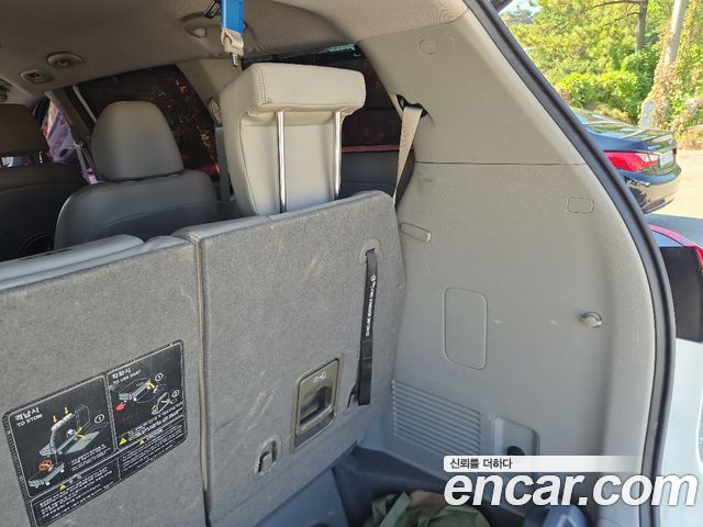 Kia Canival 2018 — photo 17