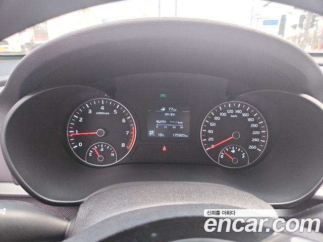 Kia K5 2019 — photo 16