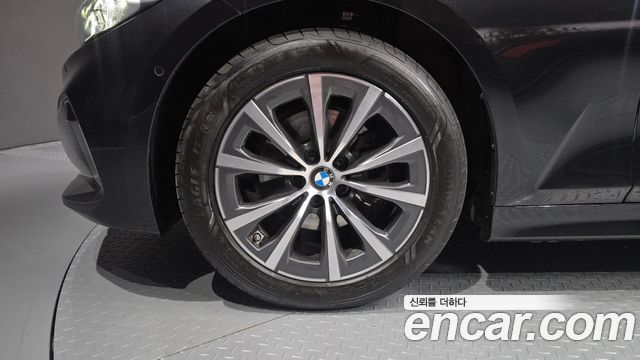 BMW 3-Series 2024 — photo 5