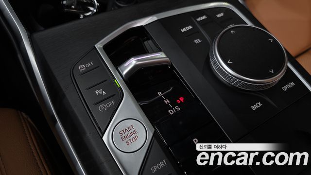 BMW 3-Series 2024 — photo 12
