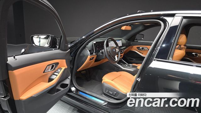 BMW 3-Series 2024 — photo 13