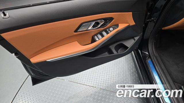 BMW 3-Series 2024 — photo 14
