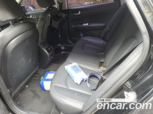 Kia K5 2018 — photo 17