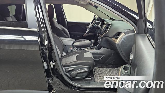 Jeep Cherokee 2017 — photo 11