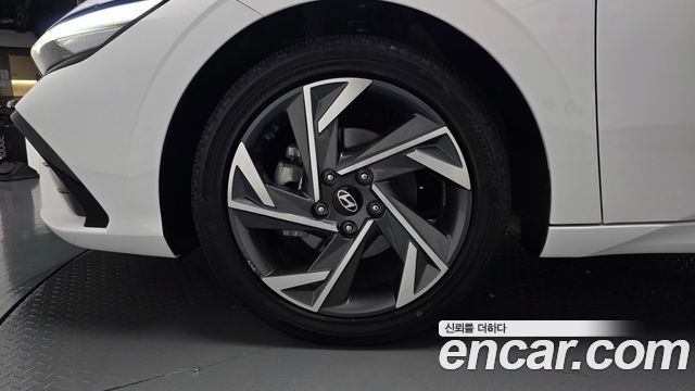 Hyundai AVANTE 2024 — photo 5