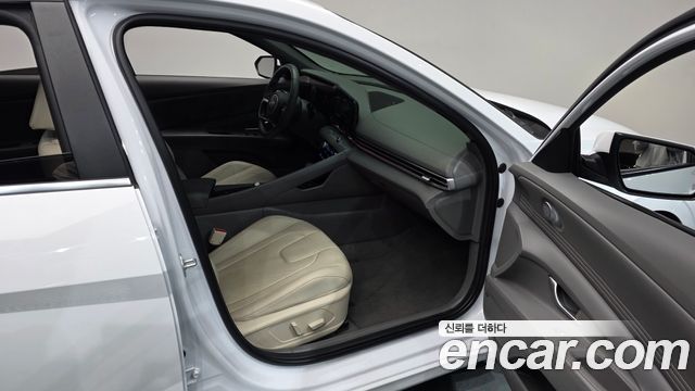 Hyundai AVANTE 2024 — photo 17