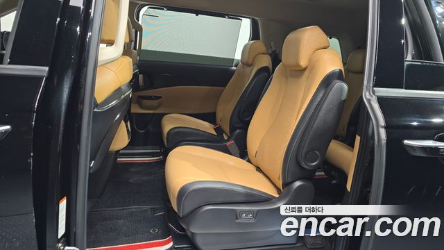 Kia Canival 2021 — photo 17