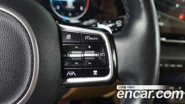 Kia Canival 2021 — photo 23