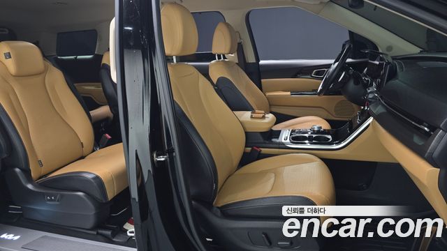 Kia Canival 2021 — photo 16