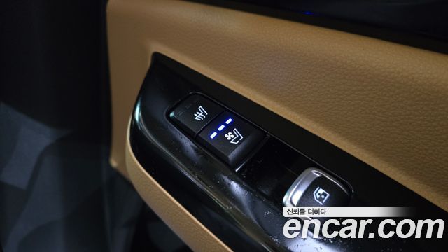 Kia Canival 2021 — photo 29