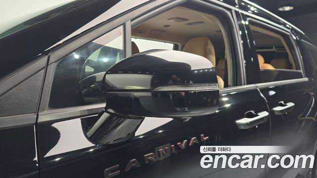 Kia Canival 2021 — photo 33