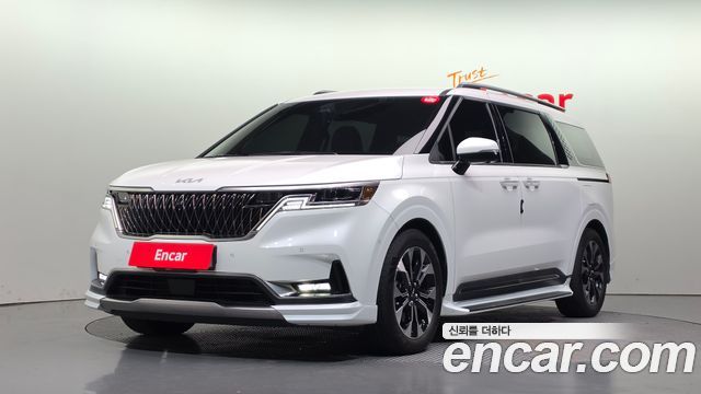 Kia Canival 2023 — photo 1