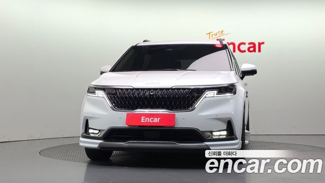 Kia Canival 2023 — photo 3